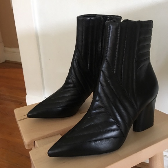 Donald Pliner leather boots size 7 - Picture 2 of 7